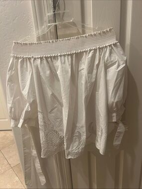 Chelsea 28 White Embroidered Circle Off Shoulder Top